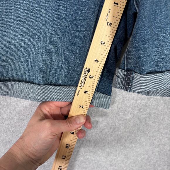 Old Navy Jean Shorts 4 Cuffed Bermuda Faded Stretch Mid Rise Casual 7 Inseam NEW - Picture 6 of 9